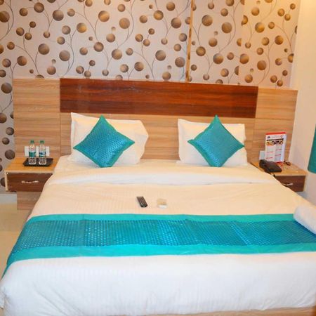 Hotel O Alpha Stay New Delhi Bagian luar foto