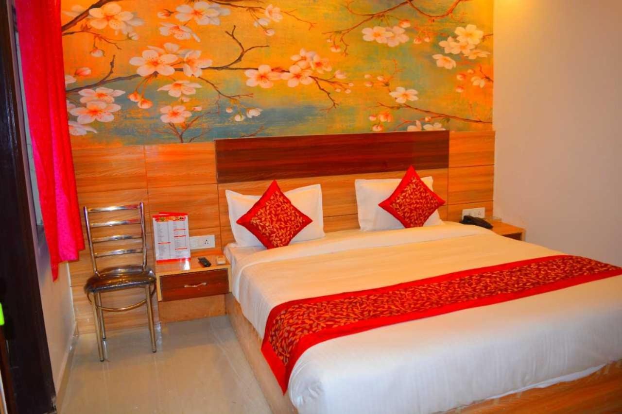 Hotel O Alpha Stay New Delhi Bagian luar foto